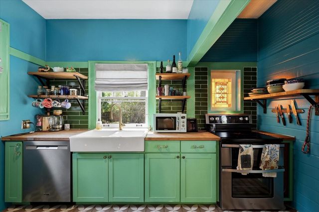 1024 23RD AVENUE N, St Petersburg, FL 33704