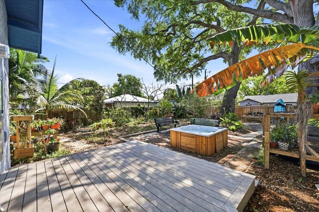 1024 23RD AVENUE N, St Petersburg, FL 33704