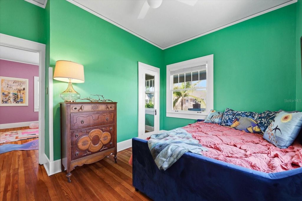 Image 27 of property listing at 1024 23RD AVENUE N, St Petersburg, FL 33704