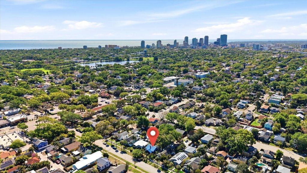 Image 37 of property listing at 1024 23RD AVENUE N, St Petersburg, FL 33704