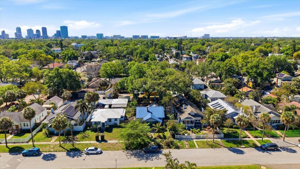 Image 38 of property listing at 1024 23RD AVENUE N, St Petersburg, FL 33704