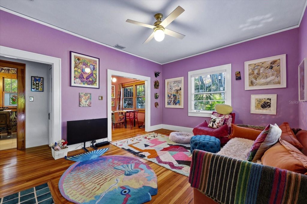 Image 10 of property listing at 1024 23RD AVENUE N, St Petersburg, FL 33704