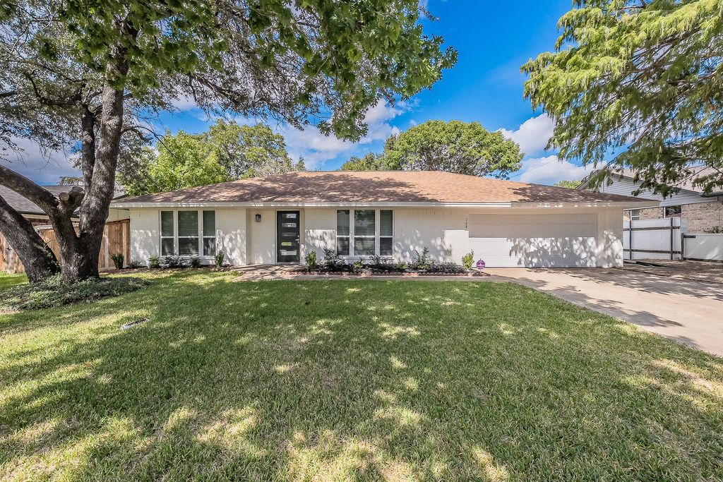 728 Glenhaven Drive, Hurst, TX 76054 — photo 2