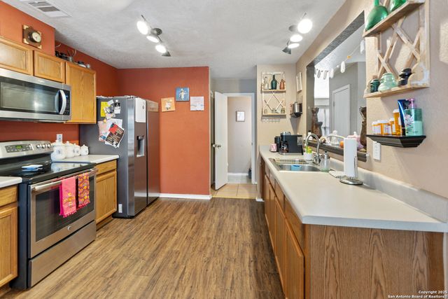 10711 Manor Creek, San Antonio, TX 78245