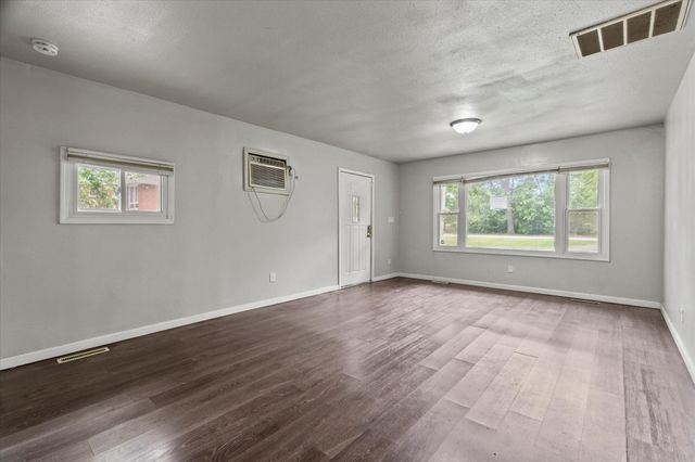 2568 W 19th Place, Gary, IN 46404