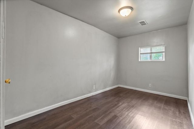 2568 W 19th Place, Gary, IN 46404