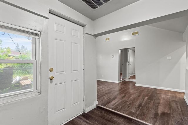 2568 W 19th Place, Gary, IN 46404