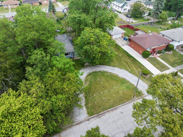 2568 W 19th Place, Gary, IN 46404