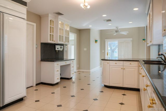 130 Wampum Lane, West Islip, NY 11795