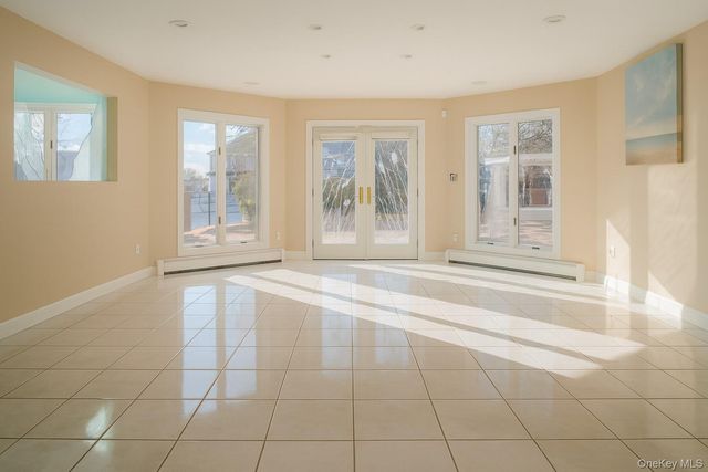 130 Wampum Lane, West Islip, NY 11795