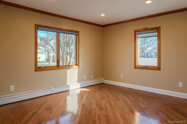 130 Wampum Lane, West Islip, NY 11795