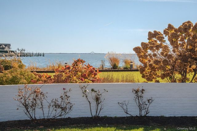 130 Wampum Lane, West Islip, NY 11795