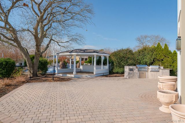 130 Wampum Lane, West Islip, NY 11795