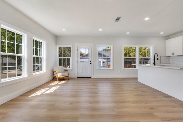 718 Grandview Avenue, Dallas, TX 75223
