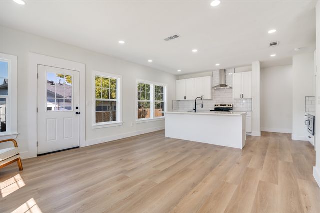 718 Grandview Avenue, Dallas, TX 75223