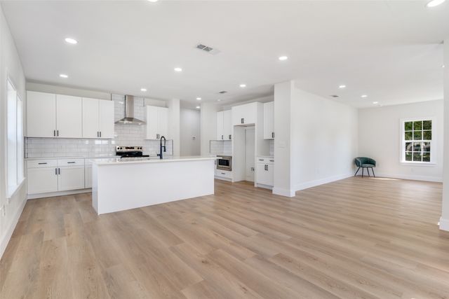 718 Grandview Avenue, Dallas, TX 75223