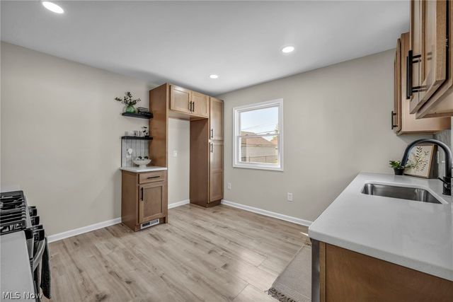 13510 Rockside Road, Garfield Heights, OH 44125