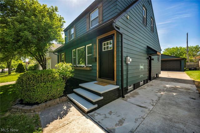 13510 Rockside Road, Garfield Heights, OH 44125