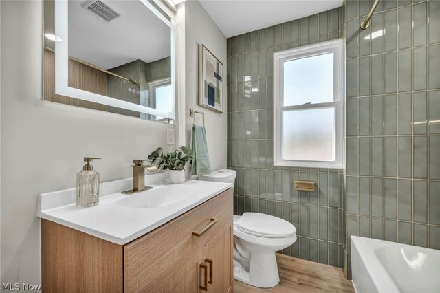 13510 Rockside Road, Garfield Heights, OH 44125