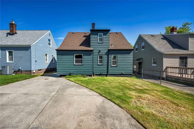13510 Rockside Road, Garfield Heights, OH 44125