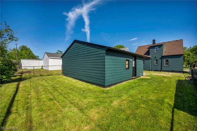 13510 Rockside Road, Garfield Heights, OH 44125