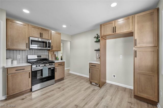 13510 Rockside Road, Garfield Heights, OH 44125