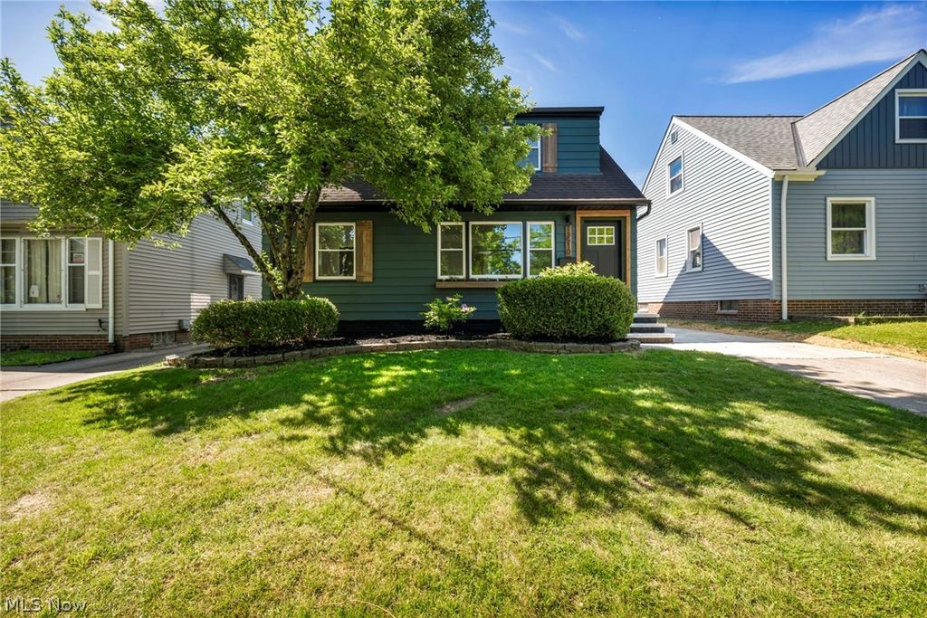 13510 Rockside Road, Garfield Heights, OH 44125