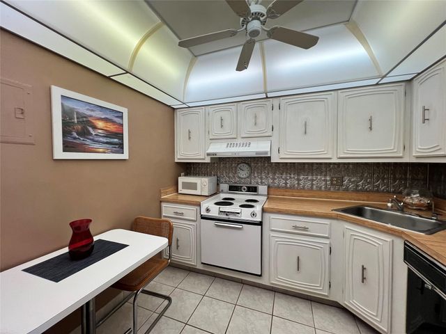 101 Briny Avenue 1005, Pompano Beach, FL 33062