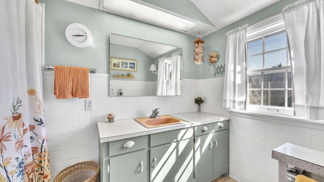 230 Giddings AVENUE, Sheboygan Falls, WI 53085