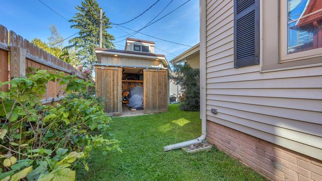 230 Giddings AVENUE, Sheboygan Falls, WI 53085