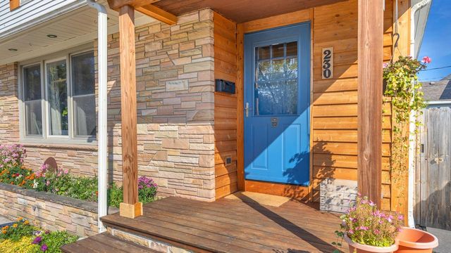 230 Giddings AVENUE, Sheboygan Falls, WI 53085