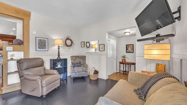 230 Giddings AVENUE, Sheboygan Falls, WI 53085