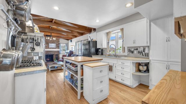 230 Giddings AVENUE, Sheboygan Falls, WI 53085