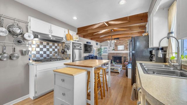 230 Giddings AVENUE, Sheboygan Falls, WI 53085