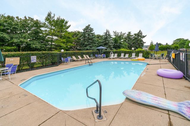 9427 Clermont Circle, Powell, OH 43065