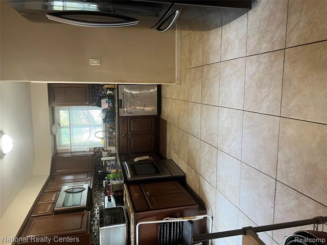 20120 N Covington Parkway, Southfield, MI 48221