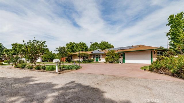 5767 E Park Circle, Fresno, CA 93727