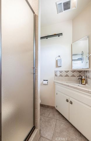 5767 E Park Circle, Fresno, CA 93727