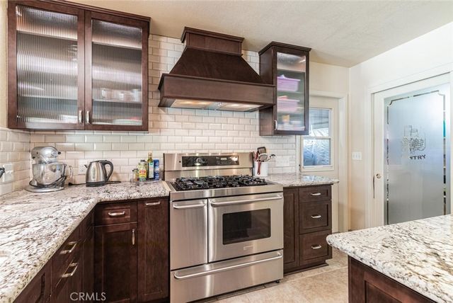 5767 E Park Circle, Fresno, CA 93727