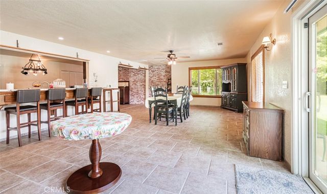 5767 E Park Circle, Fresno, CA 93727