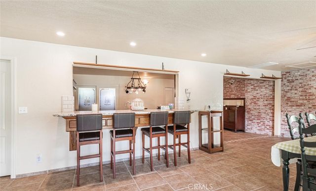 5767 E Park Circle, Fresno, CA 93727