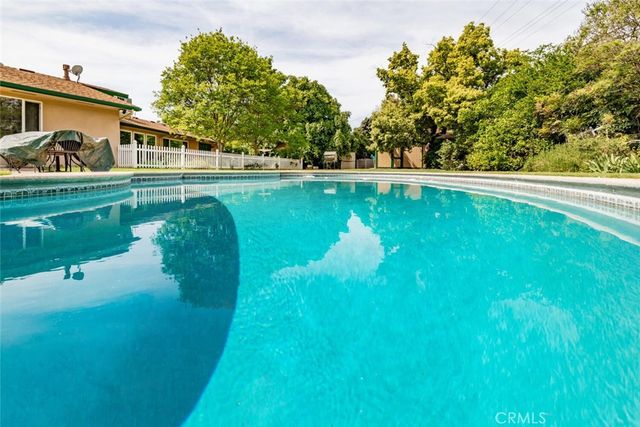5767 E Park Circle, Fresno, CA 93727