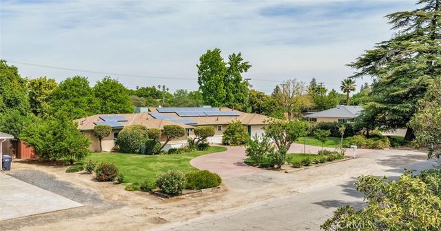 5767 E Park Circle, Fresno, CA 93727