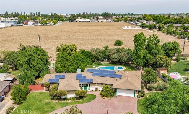 5767 E Park Circle, Fresno, CA 93727