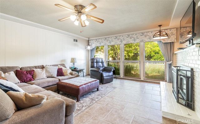 5767 E Park Circle, Fresno, CA 93727