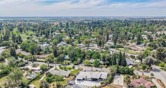 5767 E Park Circle, Fresno, CA 93727