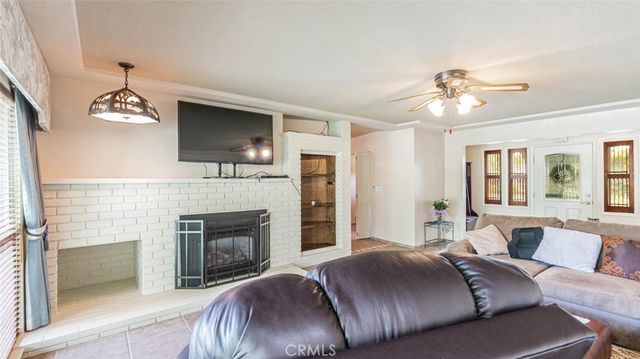 5767 E Park Circle, Fresno, CA 93727