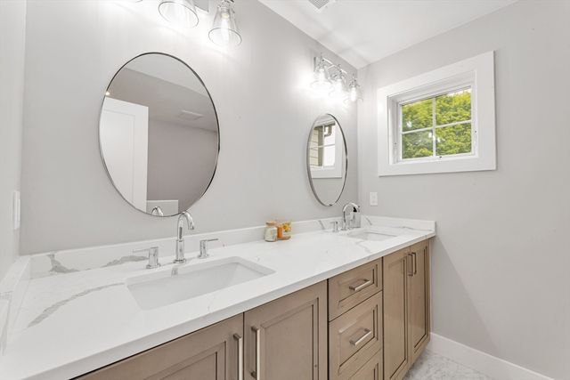 29 Keystone, Boston, MA 02132