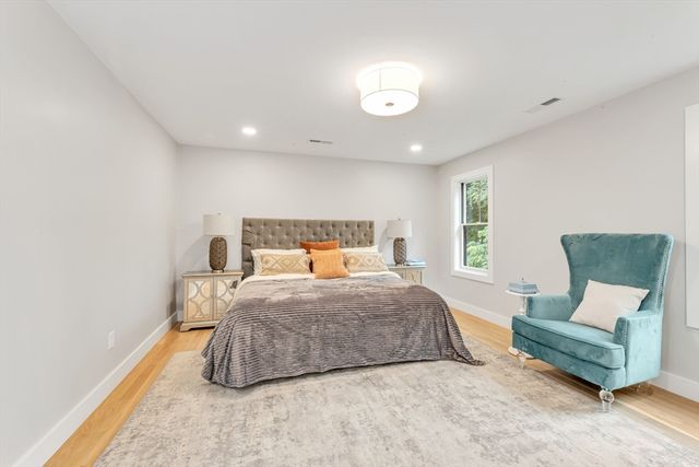 29 Keystone, Boston, MA 02132