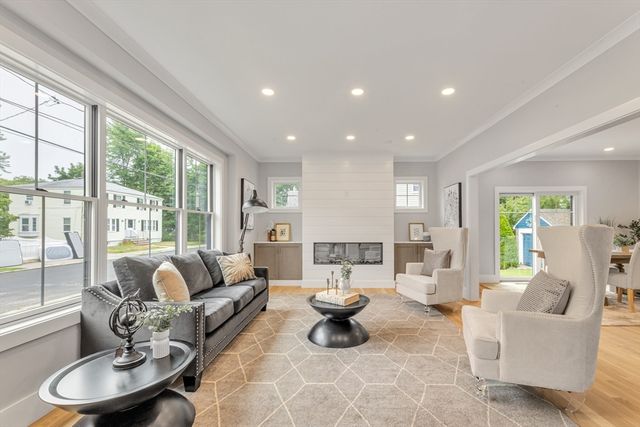 29 Keystone, Boston, MA 02132